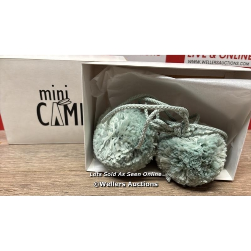 320 - MINI CAMP POM POMS OS LIGHT MINT / NEW OPEN BOX