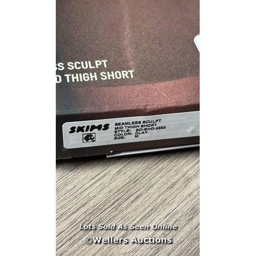 9724 - SKIMS SEAMLESS SCULPT MID THIGH SHORT / M / CLAY / RRP: 36