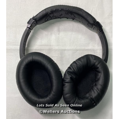 9830 - BOSE ACOUSTIC NOISE CANCELLING HEADPHONES