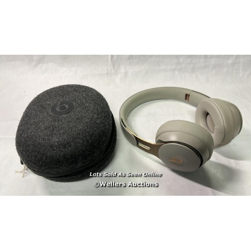 9997 - BEATS HEADPHONES/ MODEL A1881/ SN: FL6ZPA9QJMMF/ LIGHT GREY