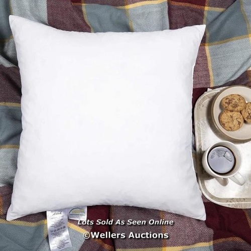 8688 - RRP: 2.78 - SYMPLE STUFF CARNABY CUSHION PAD / SIZE: 61CM H X 61CM W X 10CM D / PLEASE NOTE - INTERN... 