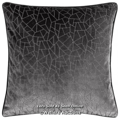 8726 - RRP: 23.99 - HöEM MALANS CUT VELVET PIPED CUSHION 1 / COLOUR: STARGAZER GREY / PLEASE NOTE - INTERNE... 