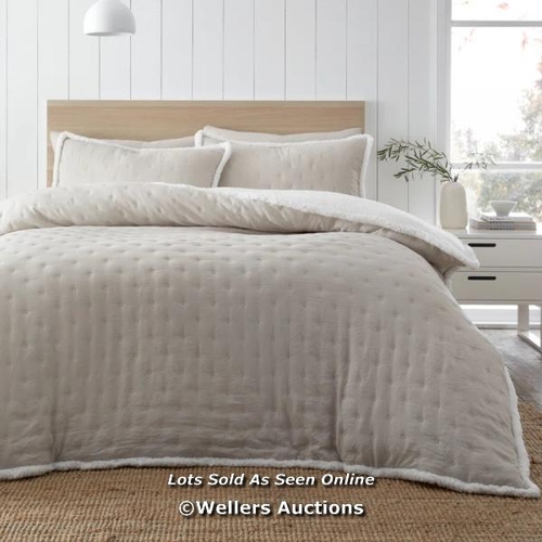 8736 - RRP: 31.99 - CATHERINE LANSFIELD COSY NORI SOFT SHERPA DUVET COVER SET / COLOUR: CREAM, SIZE: FULL D... 