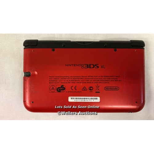 8051 - NINTENDO 3DS XL / SN: SUF100844757 / RED + NINTENDO DS GAME CARD MORE BRAIN TRAINING