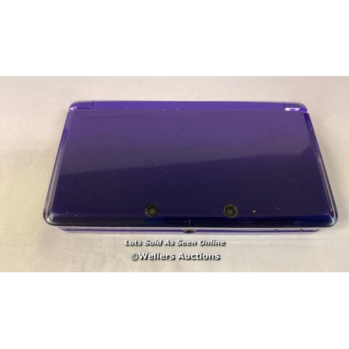 8052 - NINTENDO 3DS / MODEL CTR-001/ PURPLE