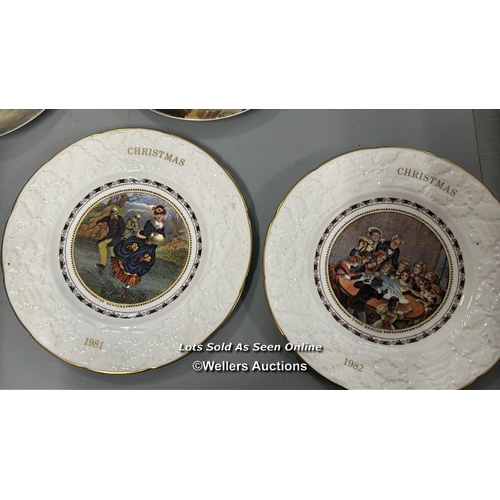 43 - Collectable plates including eleven Wedgewood Wind in the Willows and four Coalport Christmas 1979 -... 