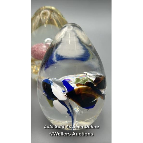 45 - Eight glass paperweights and a glass butterfly decoration / AN8