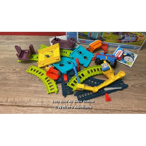 7011 - THOMAS & FRIENDS MOTORIZED TOY TRAIN SET FIX 'EM UP FRIENDS WITH CARLY THE CRANE, SANDY THE RAIL SPE... 