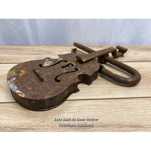 307 - Large figural iron gate lock in the form of a violin / 37cm h