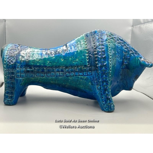 79 - Aldo Londi (1911-2003) for Bitossi, blue glazed pottery Bull c1960's, 32cm long, 18cm high / AN12