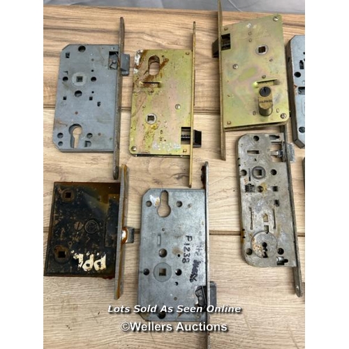 327 - X13 miscellaneous mortice lock parts