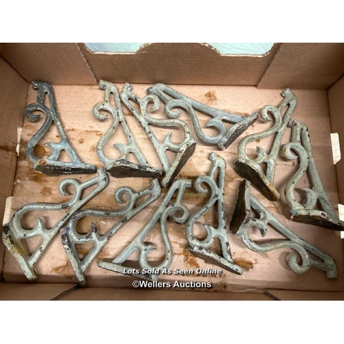 340 - X11 decorative iron shelf brackets