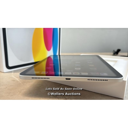 8067 - APPLE IPAD 10TH GEN, 10.9 INCH, WIFI, 256GB IN SILVER, MCMD4NF/A / APPEARS NEW OPEN BOX, IN VERY GOO... 