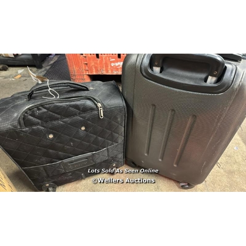 3903 - PRE OWNED SUITCASES X2 INC. AEROLITE AND QKOO