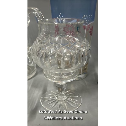 89 - Glassware including cut glass jug, decanter (without stopper), fruit bowls and vases (7) / AN23