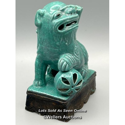 125 - Chinese green glazed Buddhist Lion joss-stick holder, Qing Dynasty, 12cm high / AN47