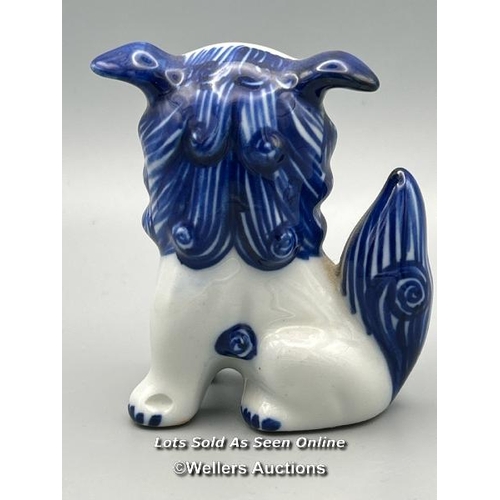 127 - Chinese blue and white glazed Foo Dog, 9cm high / AN47