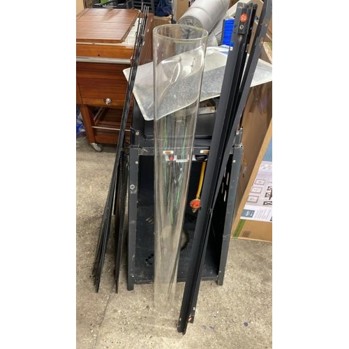 4374 - PYRAMID FLAME HEATER / SIGNS OF USE / W3