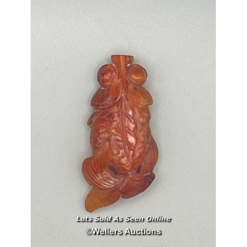 132 - A Chinese carved amber goldfish, 6cm long, 25g / AN47