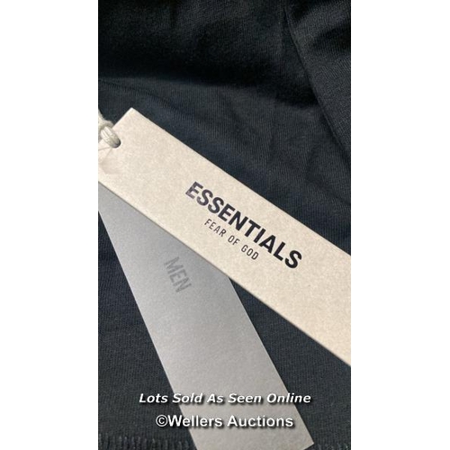 9050 - FEAR OF GOD ESSENTIALS TEE SS ESSENTIAL LOGO L JET BLACK