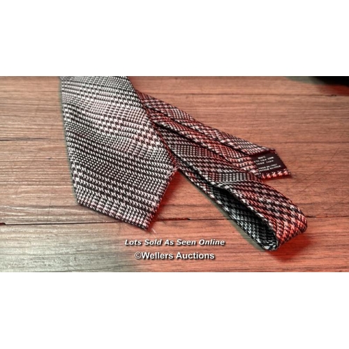 9221 - TOM FORD TIE JACQUARD CLASSIC POW OS G MDGREY / SIGNS OF USE / SOME FREYED EDGES / SEE IMAGES