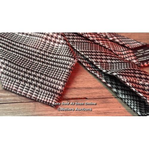 9221 - TOM FORD TIE JACQUARD CLASSIC POW OS G MDGREY / SIGNS OF USE / SOME FREYED EDGES / SEE IMAGES