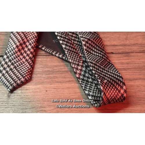 9221 - TOM FORD TIE JACQUARD CLASSIC POW OS G MDGREY / SIGNS OF USE / SOME FREYED EDGES / SEE IMAGES