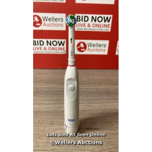 6701 - ORAL-B DB5 B'TOOTHBRUSH / APPEARS NEW WITHOUT BOX / POWERS UP / B25