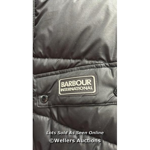 8241 - BARBOUR INTERNATIONAL TERRANCE QUILTED JACKET / FIBRE DOWN / XXL / BLACK / RRP: 210 / NEW / R1