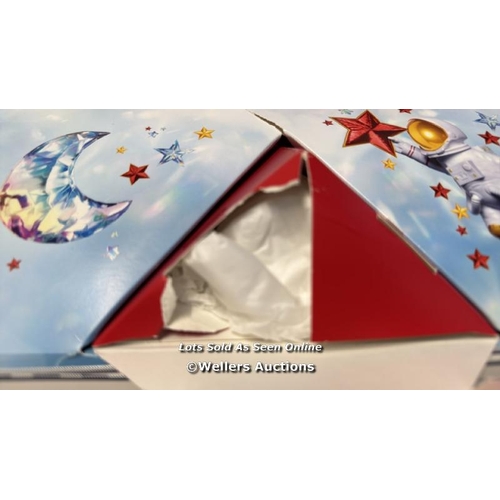 8261 - CLARINS 24 DAY ADVENT CALENDER (2024) / NEW / MINOR PACKAGE IMPERFECTION - SEE IMAGES / G4