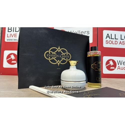 8293 - JOHNSON & WHITE BALI DIFFUSER SET / NEW / G7