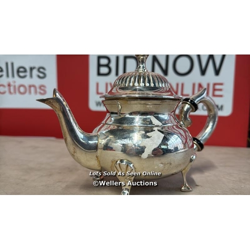 8294 - WILLARD TEA POT / APPEARS NEW, WITHOUT BOX / G7