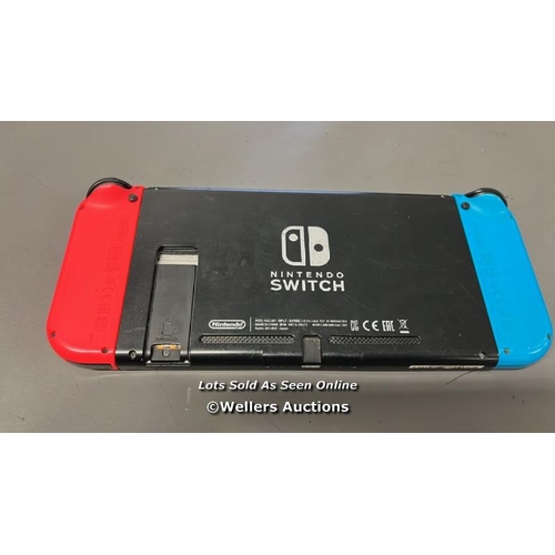 9513 - NINTENDO SWITCH X2 GAME CONTROLLER,MODEL:HAC-001,S/N:XAJ40065039539,WITH CASE