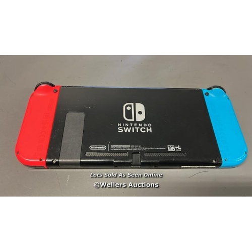 9514 - NINTENDO SWITCH X2 GAME CONTROLLER,MODEL:HAC-001,S/N:XAW10086562187,WITH CASE(SCREEN BROKEN)