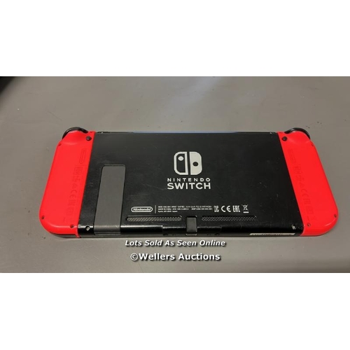 9518 - NINTENDO SWITCH X2 GAME CONTROLLER,MODEL:HAC-001,S/N:XAJ40044349840,WITH CASE