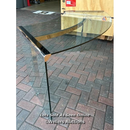 1 - Contemporary curved glass desk with chome rounded base, 170cm (w) x 74cm (h) x 65cm (d) / con 210649