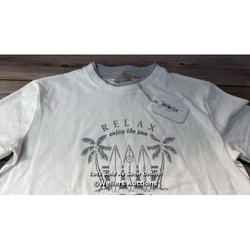 7081 - ELEVENTY KIDS TSHIRT / 8 YRS / IVORY/GREY / NEW / RRP: 54.95 / MINOR MARK - SEE IMAGES / T14