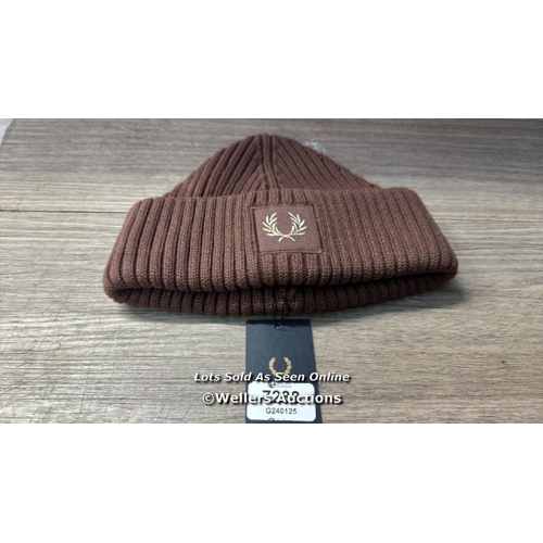 7238 - FRED PERRY COTTON RIB BEANIE HAT / NEW / RRP: 55 / T19