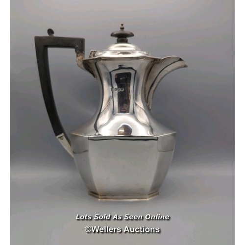 208 - A silver coffee pot by James and William Deakin, hallmarked Sheffield 1925. Height 22cm, gross weigh... 