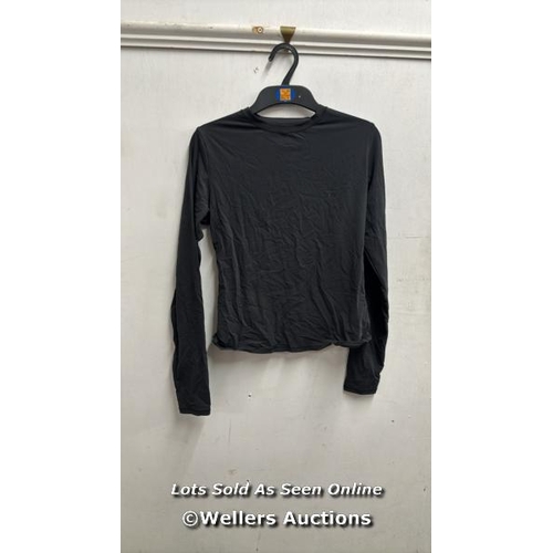 8046 - SKIMS FITS EVERYBODY LONG SLEEVE T-SHIRT / SIZE L / ONYX / APPEARS NEW / RRP: �54 / T17