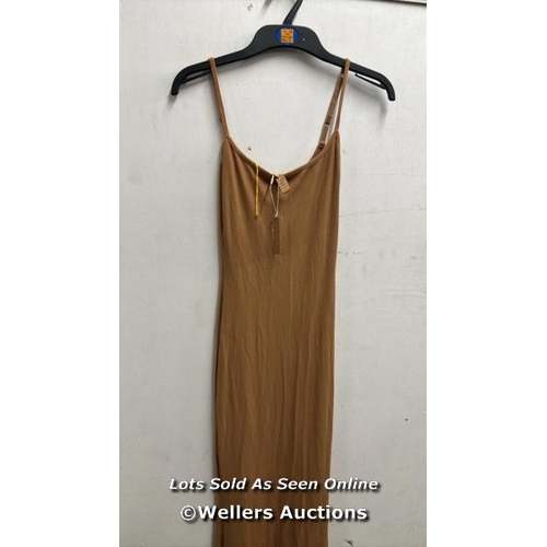 8050 - SKIMS SOFT LOUNGE LONG SLIP / SIZE S / CAMEL / APPEARS NEW / RRP: �35 / T17