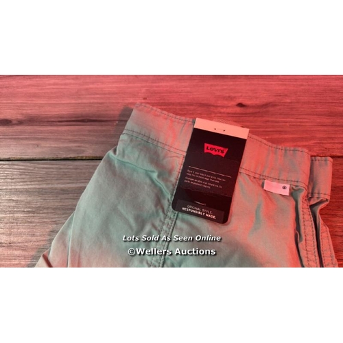 8097 - LEVIS M CONVERTIBLE CARGO GRANITE GREEN / SIZE 27 / APPEARS NEW WITH TAGS / RRP: 100 / T18