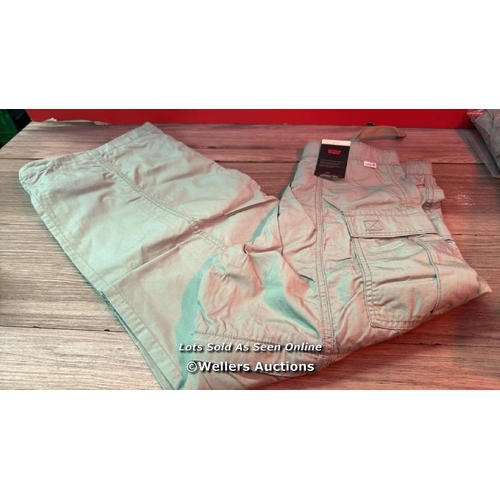 8098 - LEVIS M CONVERTIBLE CARGO GRANITE GREEN / SIZE 27 / APPEARS NEW WITH TAGS / RRP: 100 / T18