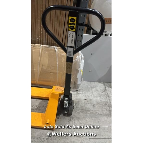 9018 - MANUAL PALLET TRUCK - FORK LENGTH 800 MM - CAPACITY 2000 KG / MINIMAL SIGNS OF USE