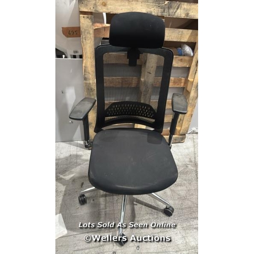 9037 - RRP: 177 - BLACK EXECUTIVE CHAIR - ERGONOMIC HIGH MESH BACK & ADJUSTABLE ARMS / MINIMAL IF ANY SIGNS... 