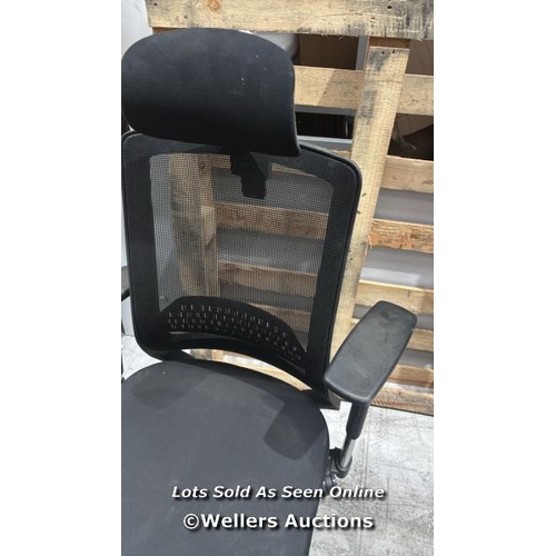 9037 - RRP: 177 - BLACK EXECUTIVE CHAIR - ERGONOMIC HIGH MESH BACK & ADJUSTABLE ARMS / MINIMAL IF ANY SIGNS... 