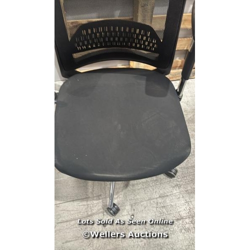 9037 - RRP: 177 - BLACK EXECUTIVE CHAIR - ERGONOMIC HIGH MESH BACK & ADJUSTABLE ARMS / MINIMAL IF ANY SIGNS... 