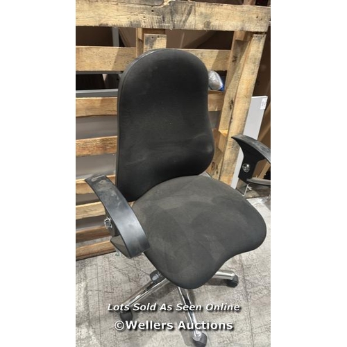 9038 - RRP: 322 - ORTHOPAEDIC OFFICE CHAIRS WITH FITNESS ORTHOSEAT - CORMORANT / MINIMAL SIGNS OF USE