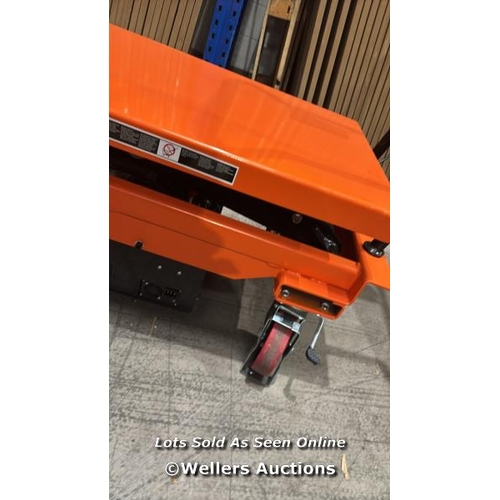 9060 - RRP: 1218 - ELECTRIC MOBILE SCISSOR LIFT TABLE - 300KG CAPACITY - 1600MM HEIGHT / WITHOUT CHARGING C... 