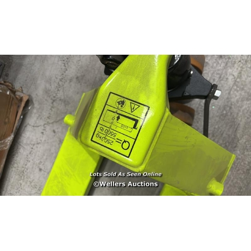 9079 - RRP: 1006 - ERGONOMIC MANUAL PALLET TRUCK - FORK 1800�MM - CAPACITY 2500�KG / MINIMAL IF ANY SIGNS O... 